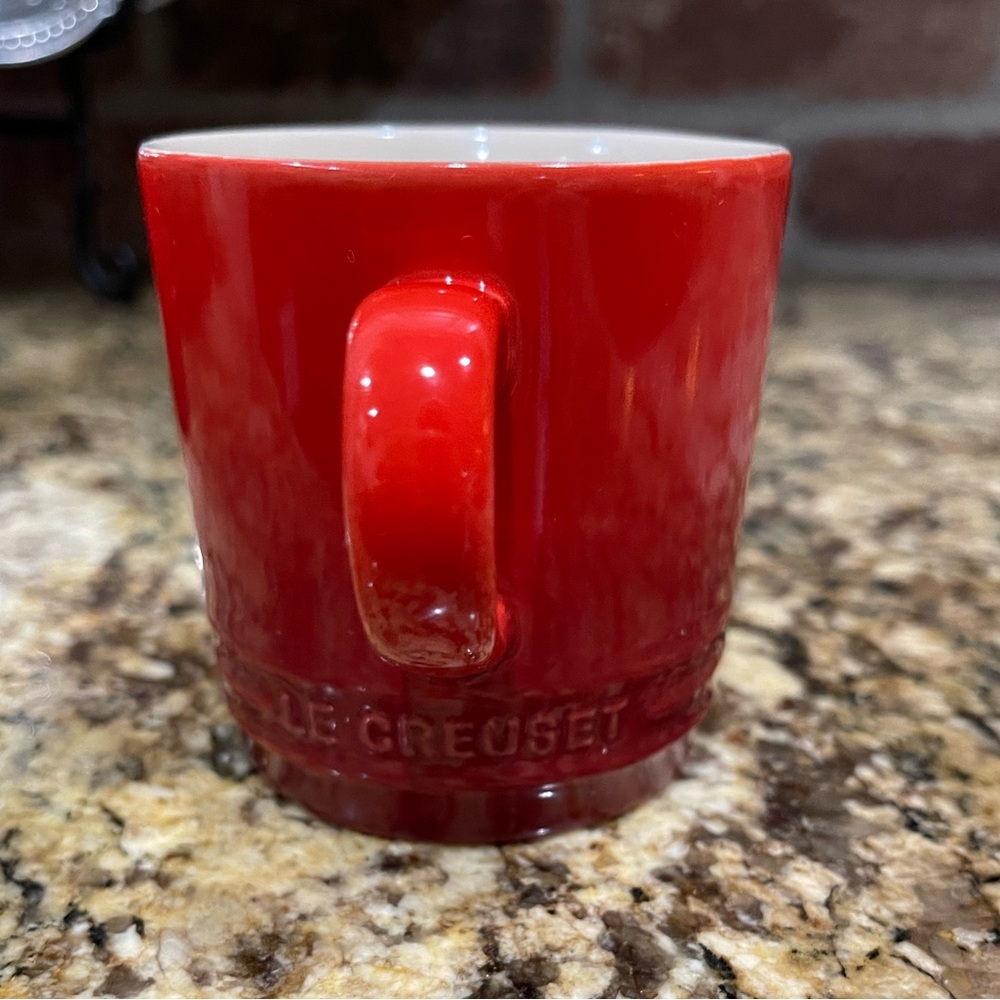 Le Creuset 200ml Capp mug set of 2 - Cerise - brand new! Gorgeous color!! - Picture 4 of 9
